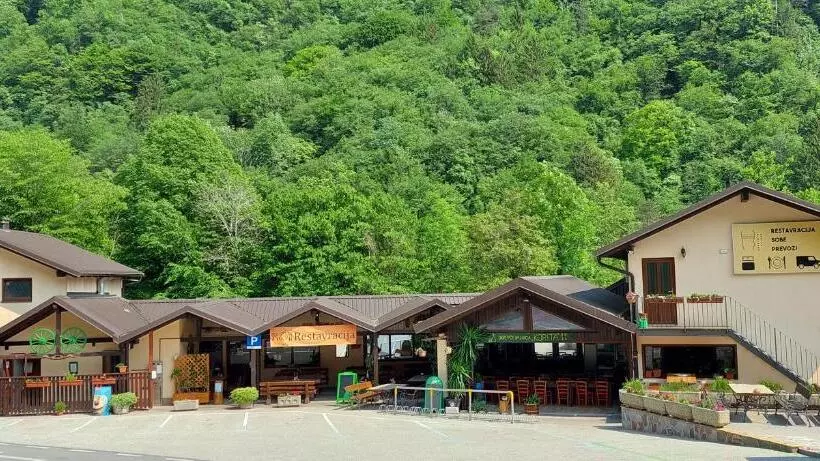 پانسیون Rooms Tolminska Korita