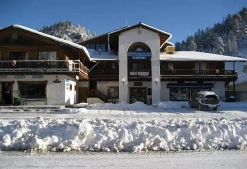 Sitzmark Sports Lodge