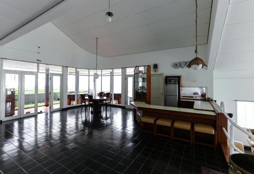 Отель Cisitu Valley Villa Syariah