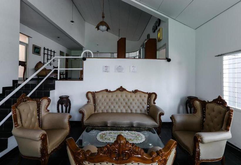 Отель Cisitu Valley Villa Syariah