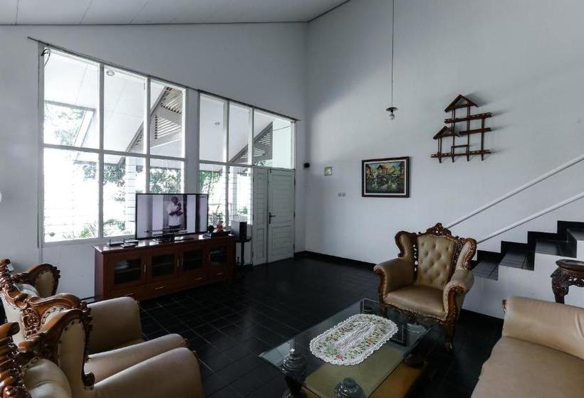 Отель Cisitu Valley Villa Syariah