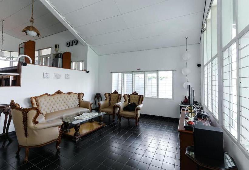 Отель Cisitu Valley Villa Syariah