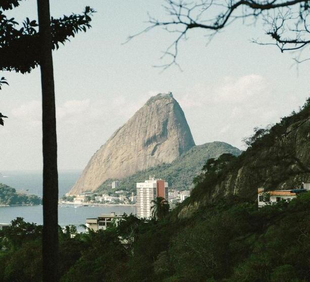 هاستل Chez Georges