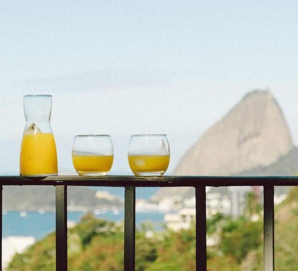 هاستل Chez Georges