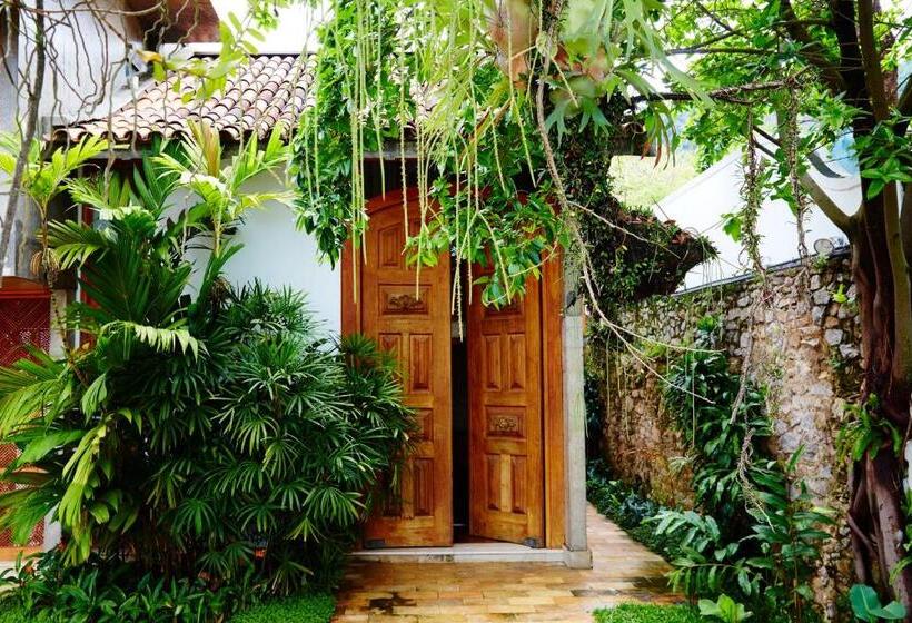 هاستل Chez Georges