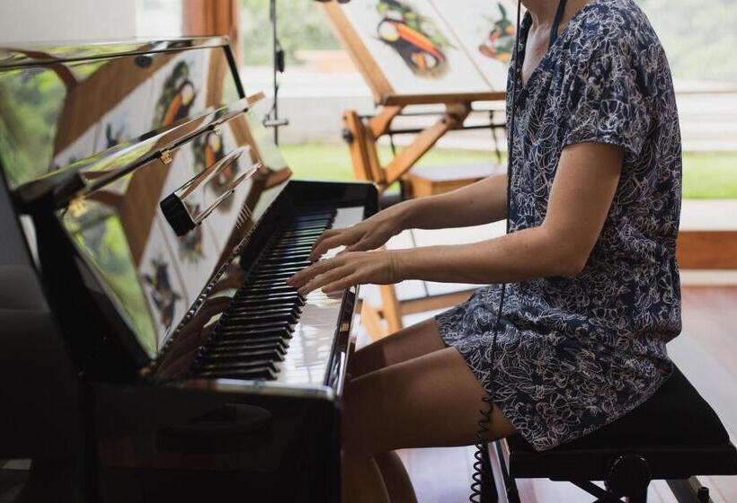 هاستل Chez Georges