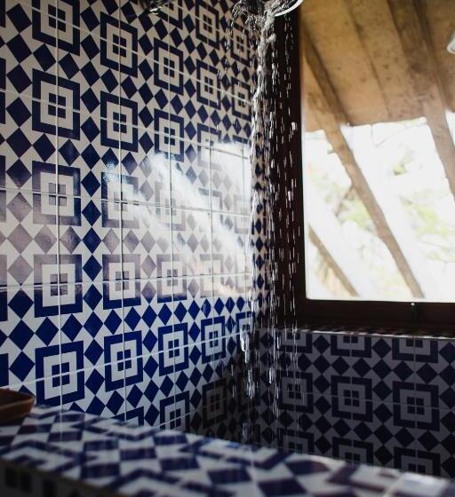 هاستل Chez Georges