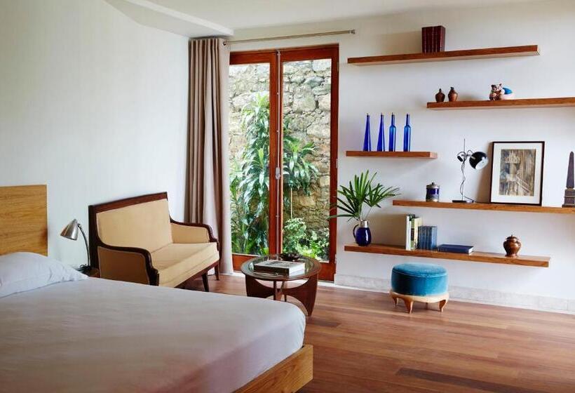 هاستل Chez Georges