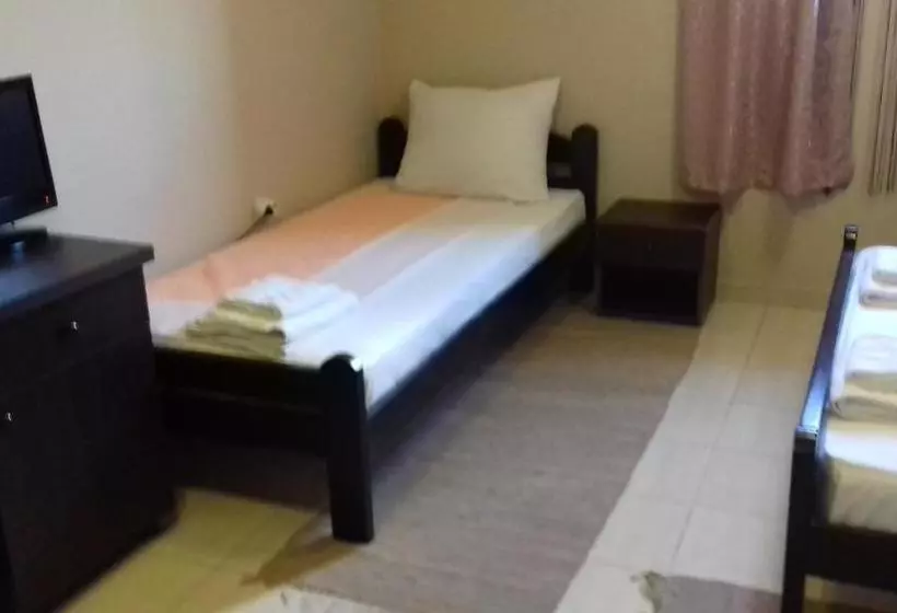 پانسیون Asterix Rooms