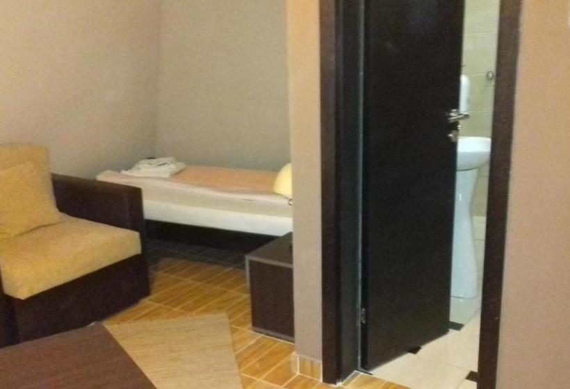 Pension (Hôtel basse catégorie) Asterix Rooms