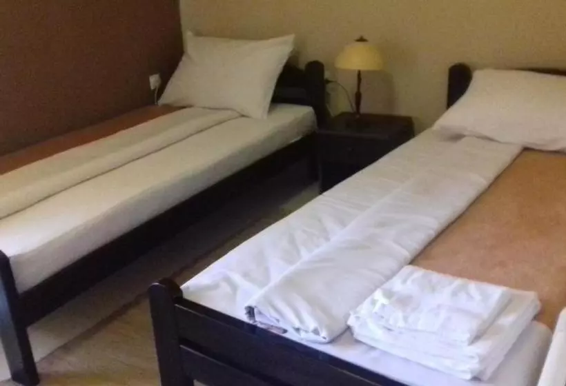 پانسیون Asterix Rooms