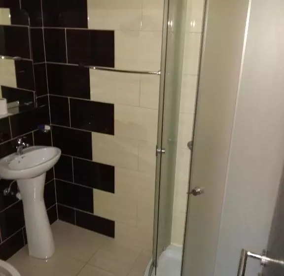 پانسیون Asterix Rooms