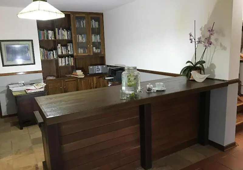 پانسیون Cuckoos Nest Guest House