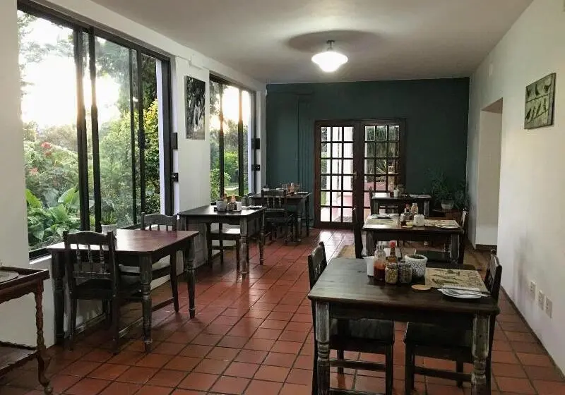 پانسیون Cuckoos Nest Guest House