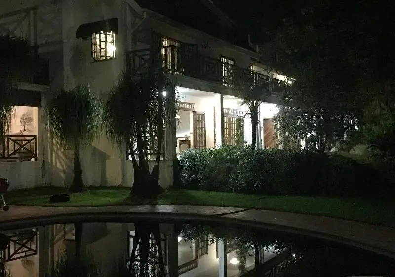 پانسیون Cuckoos Nest Guest House