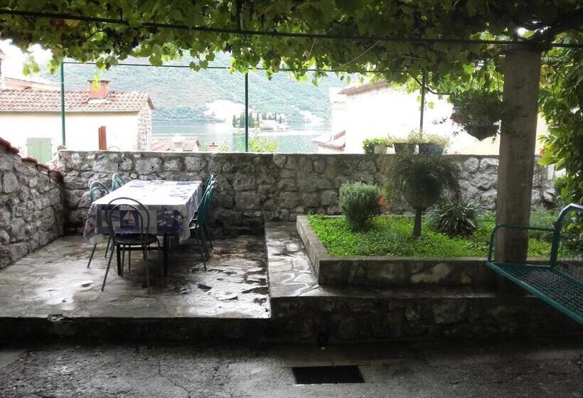 Majatalo Guest House Dragutinovic