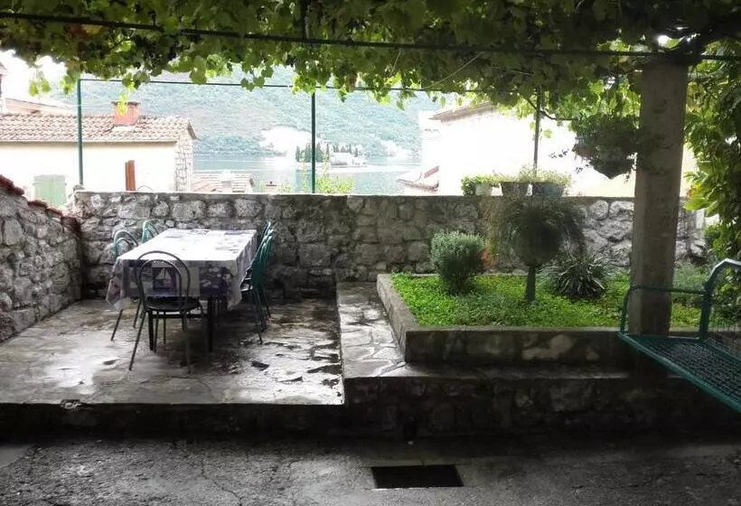 پانسیون Guest House Dragutinovic