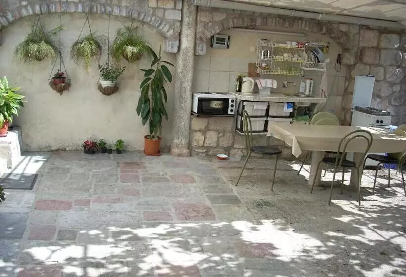 پانسیون Guest House Dragutinovic