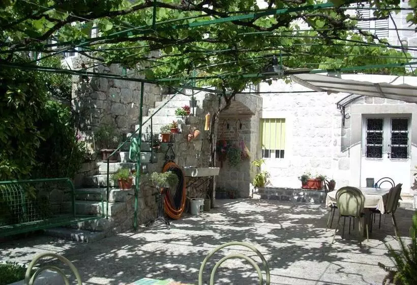 پانسیون Guest House Dragutinovic