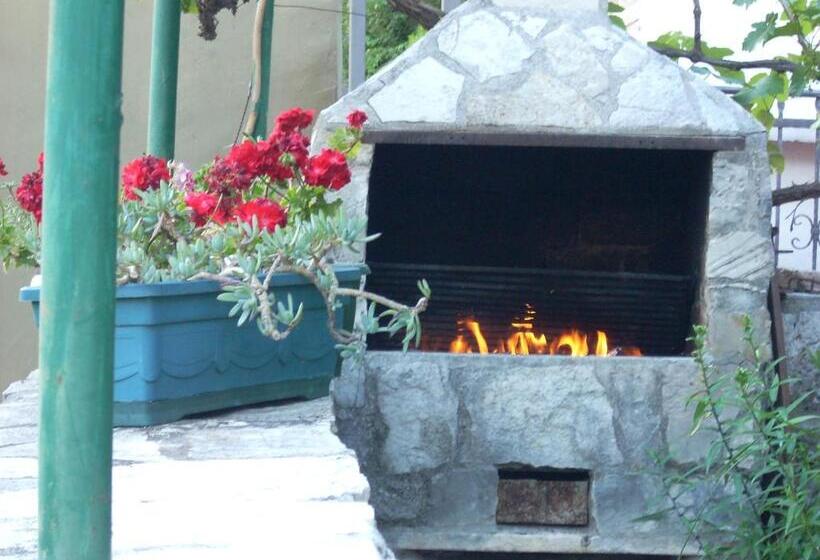 Majatalo Guest House Dragutinovic