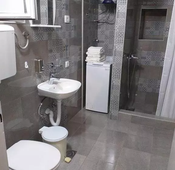 پانسیون Guest House Dragutinovic