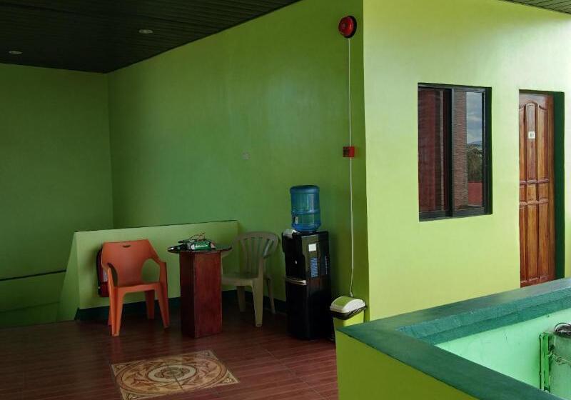 הוסטל Aosmec Square