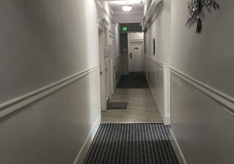 Общежитие Warfield