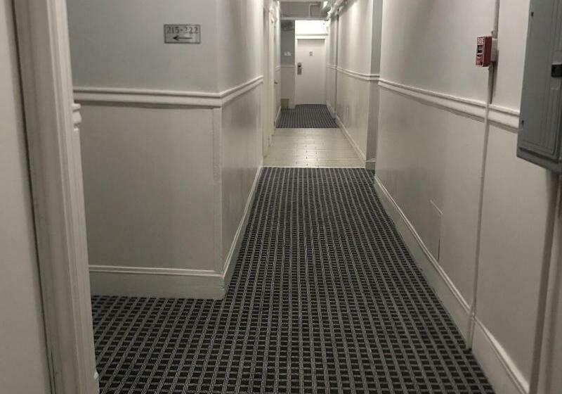 Общежитие Warfield