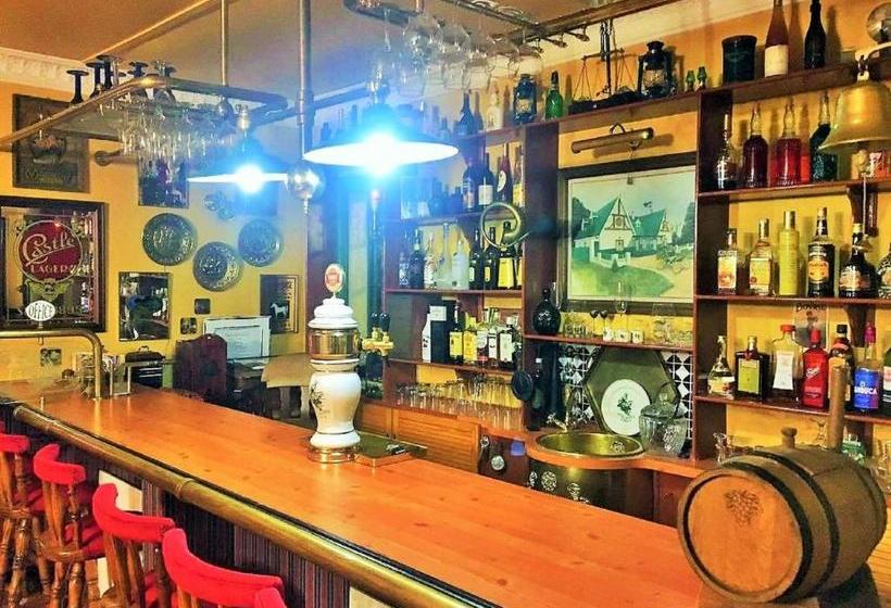 膳宿费 A Pilgrims Rest