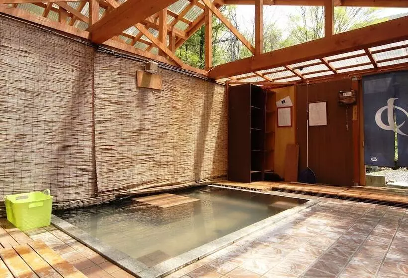 ペンション Guesthouse Tomoshibi