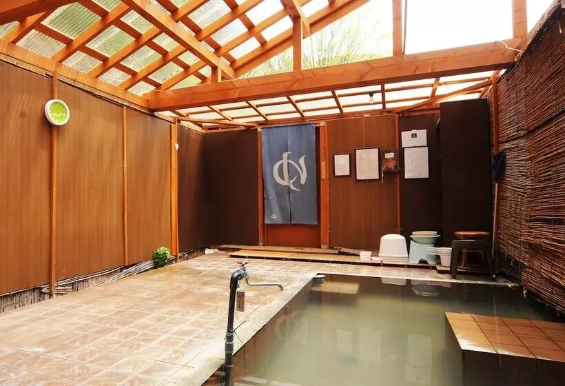ペンション Guesthouse Tomoshibi