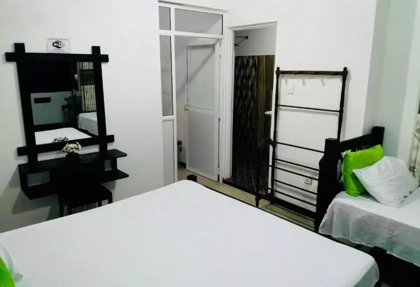 ペンション Hikkaduwa Family Inn