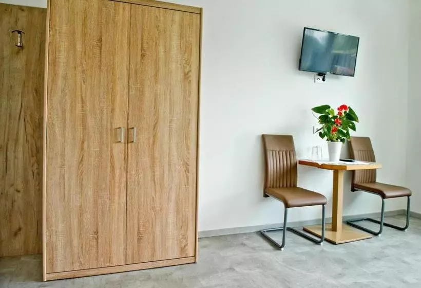 ユースホステル Pension Waldesruh