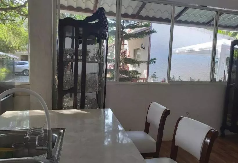 ペンション Hostal Gualingo