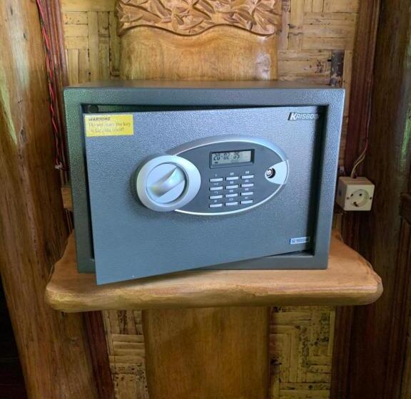 بنسيون Kupu Kupu Garden Guest House & Cafe