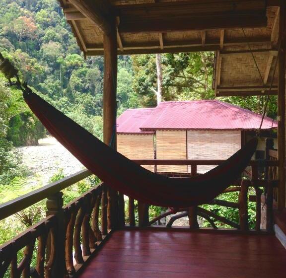 بنسيون Kupu Kupu Garden Guest House & Cafe