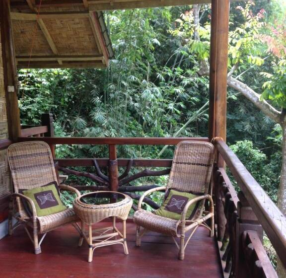 بنسيون Kupu Kupu Garden Guest House & Cafe