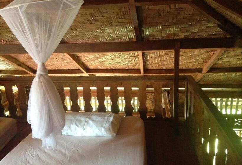 بنسيون Kupu Kupu Garden Guest House & Cafe