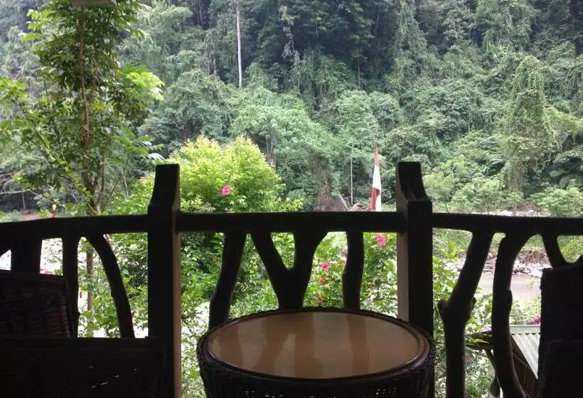 Majatalo Kupu Kupu Garden Guest House & Cafe