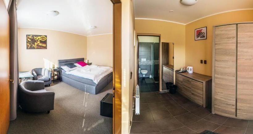 펜션 Penzion Harley Pub