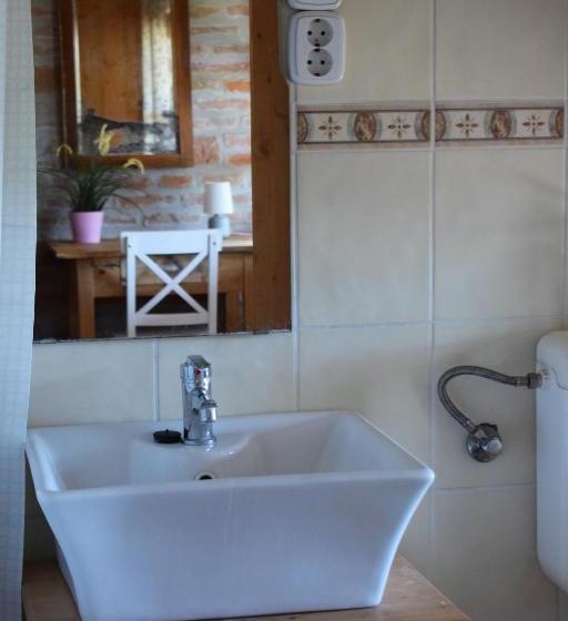 פנסיון Remete Lak