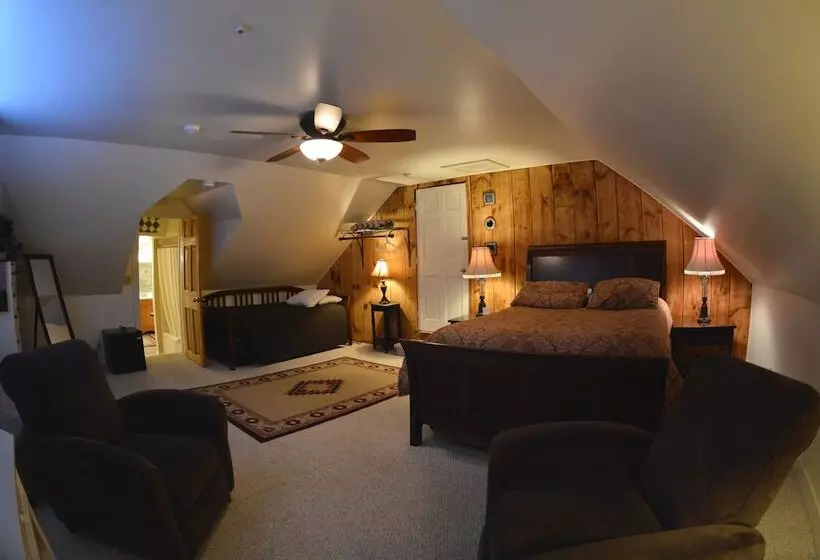 Retkeilymaja Hyde Away Inn