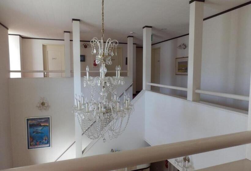 ペンション Izumi