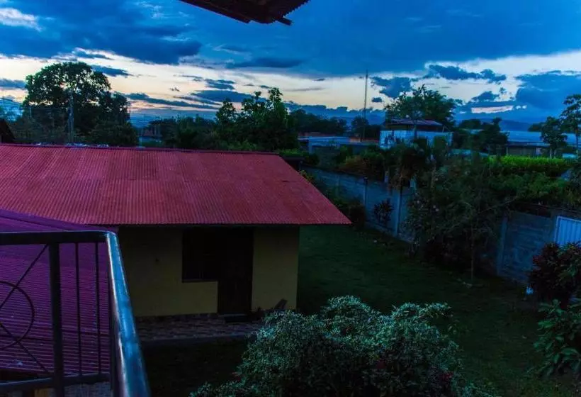 ユースホステル Goinn Tarapoto