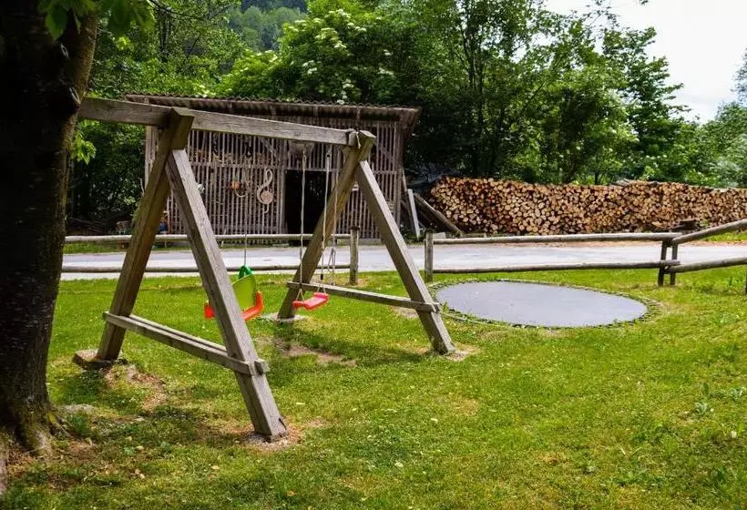 هتل Farm Stay Loger