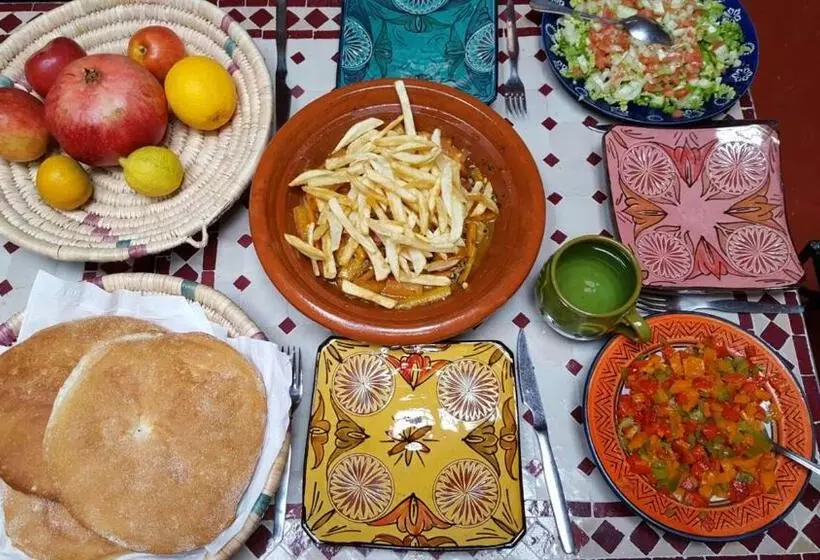 ペンション Cinema Riad