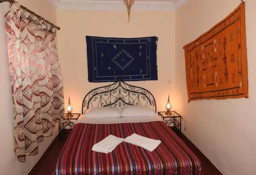 ペンション Cinema Riad