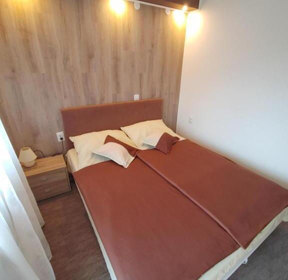 پانسیون Fiesta Apartman