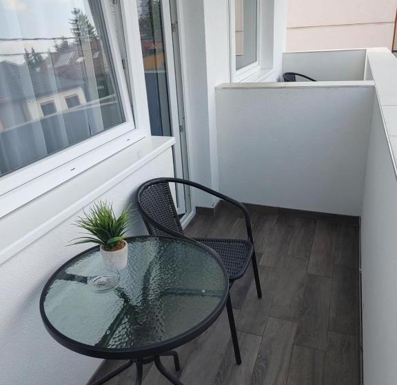 پانسیون Fiesta Apartman