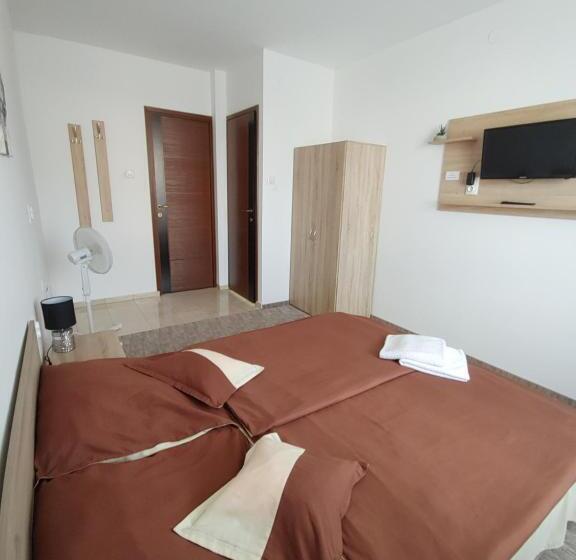 پانسیون Fiesta Apartman